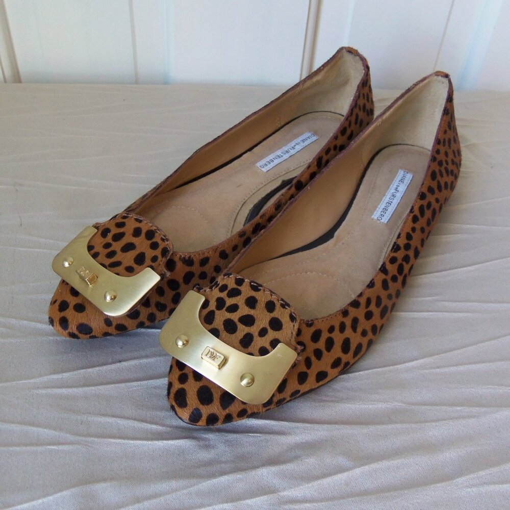 New Diane Von Furstenberg Animal Print Fur Flats sz 7
